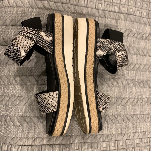 CLEARING MY CLOSET….Franco Sarto Sandals - Picture 2 of 7